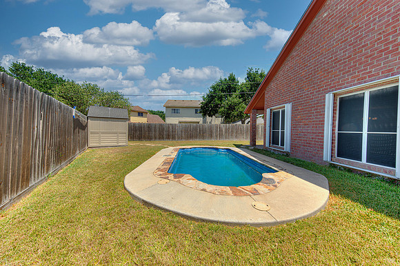 07_20_23 Brenda Garcia 5902 Cornell Dr-133_5_6BGarcia_EXT_LuminarNeo-edit