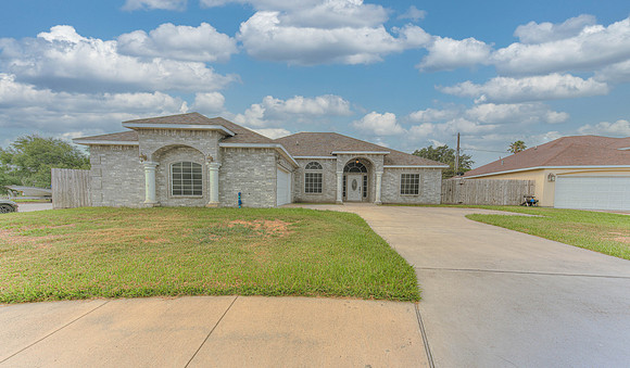 06_06_24 Ashley R 1480 W Virginia Cir-Kingsville, TX, United States-7_8_9_10_11Ashley EXT_LuminarNeo-edit