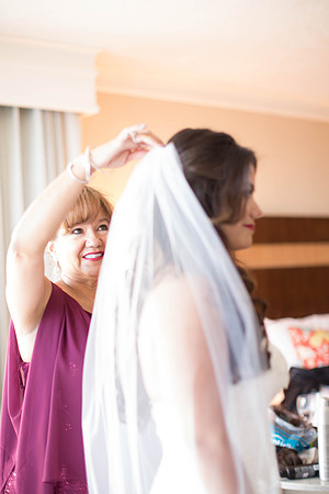 10_22_16 Candice & Anthony Wedding Getting Ready-651
