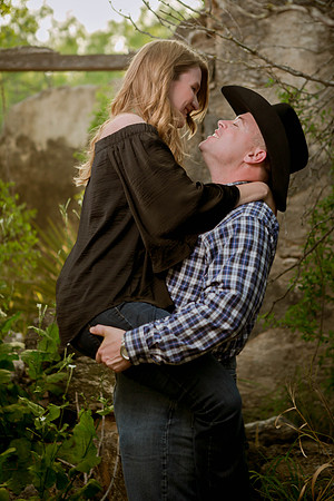 04_01_17 Jennifer and Travis Engagement-201