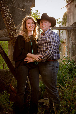 04_01_17 Jennifer and Travis Engagement-173