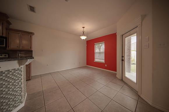 08_29_16 Amy Henderson Wind Hollow Dr-15LRE1