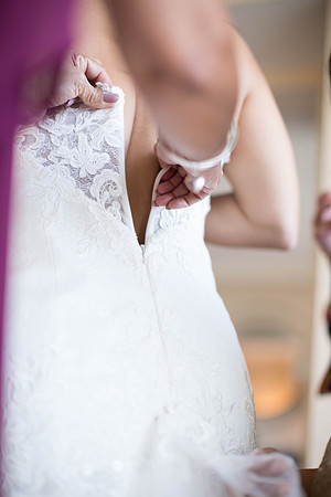 10_22_16 Candice & Anthony Wedding Getting Ready-599