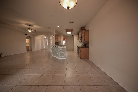 08_29_16 Amy Henderson Wind Hollow Dr-18LRE1