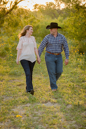 04_01_17 Jennifer and Travis Engagement-271