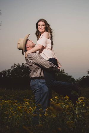 04_01_17 Jennifer and Travis Engagement-364